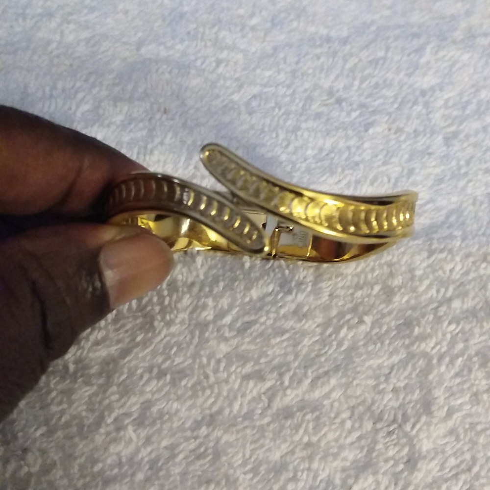 Monet Bangle